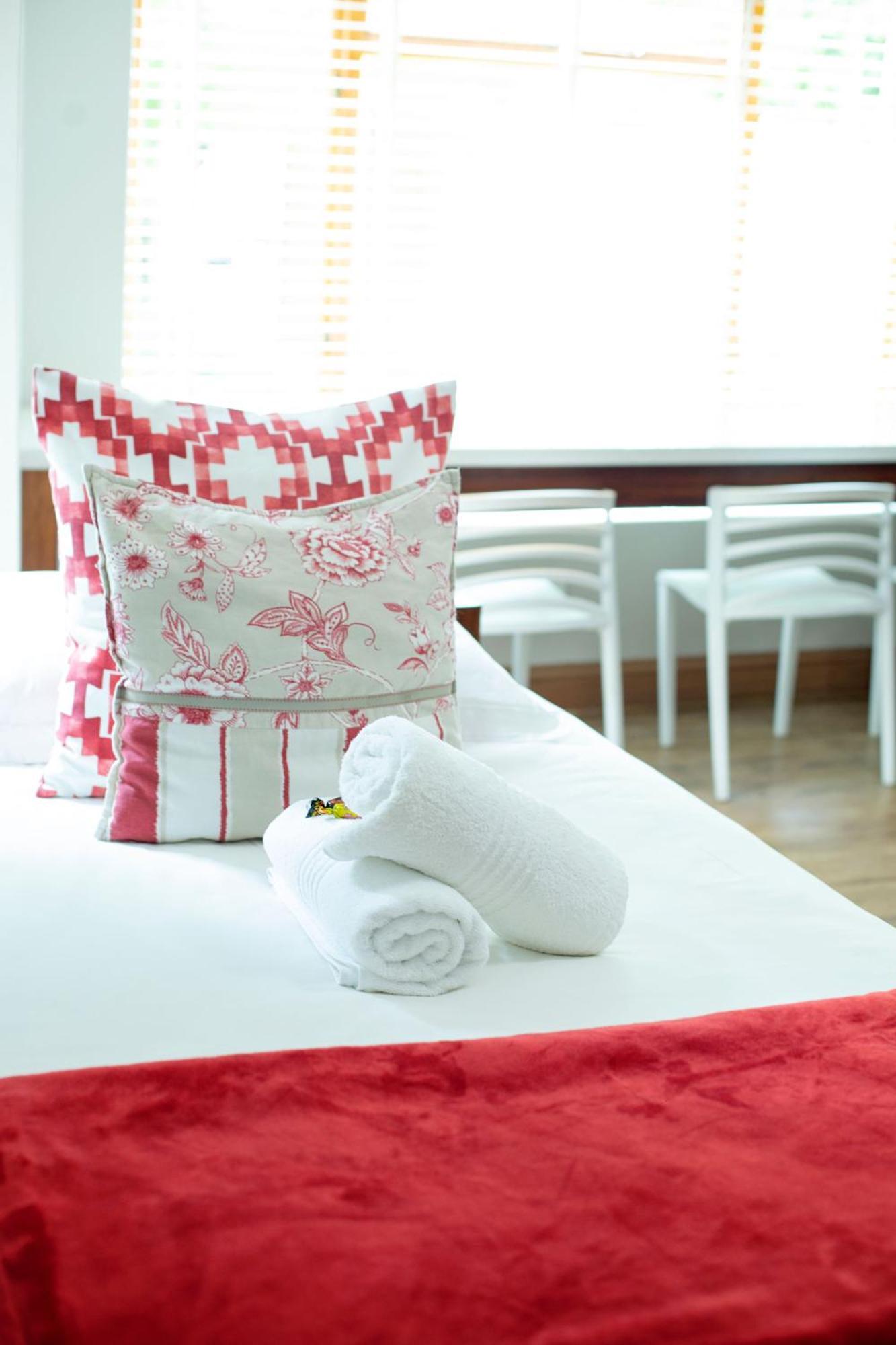 Crisp Guest Rooms Bloemfontein Esterno foto