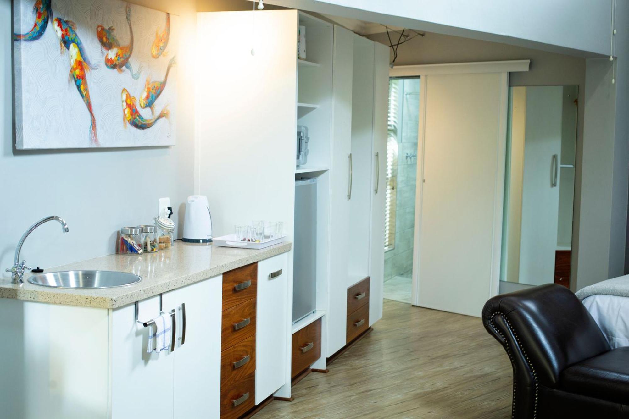 Crisp Guest Rooms Bloemfontein Esterno foto