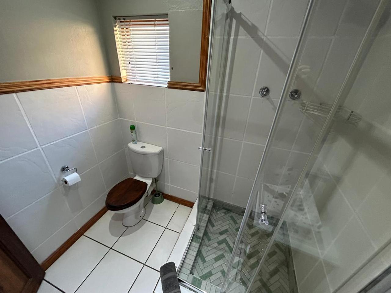 Crisp Guest Rooms Bloemfontein Esterno foto