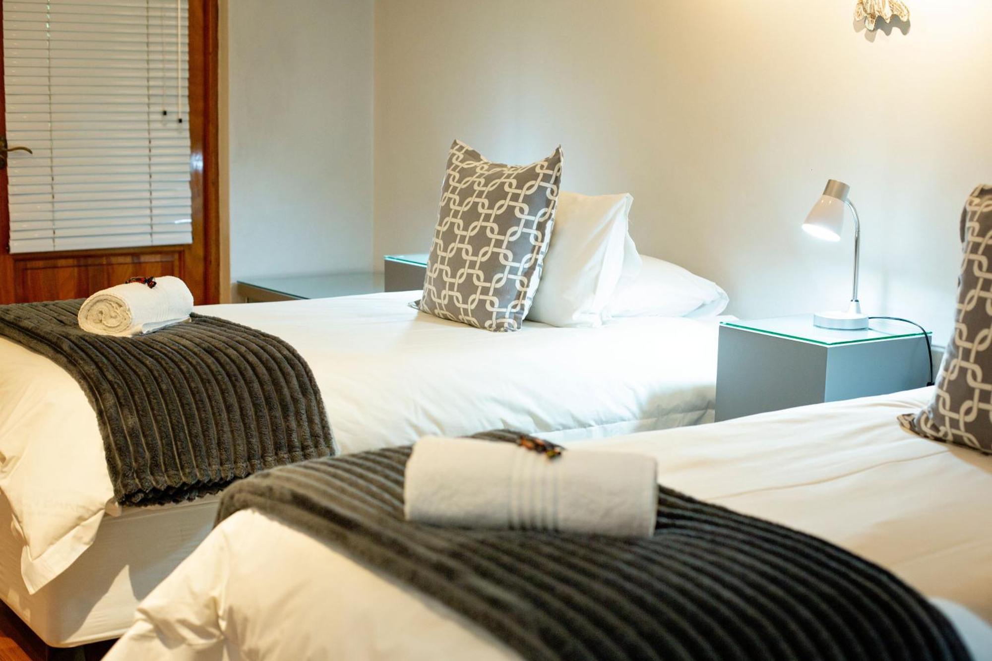 Crisp Guest Rooms Bloemfontein Esterno foto